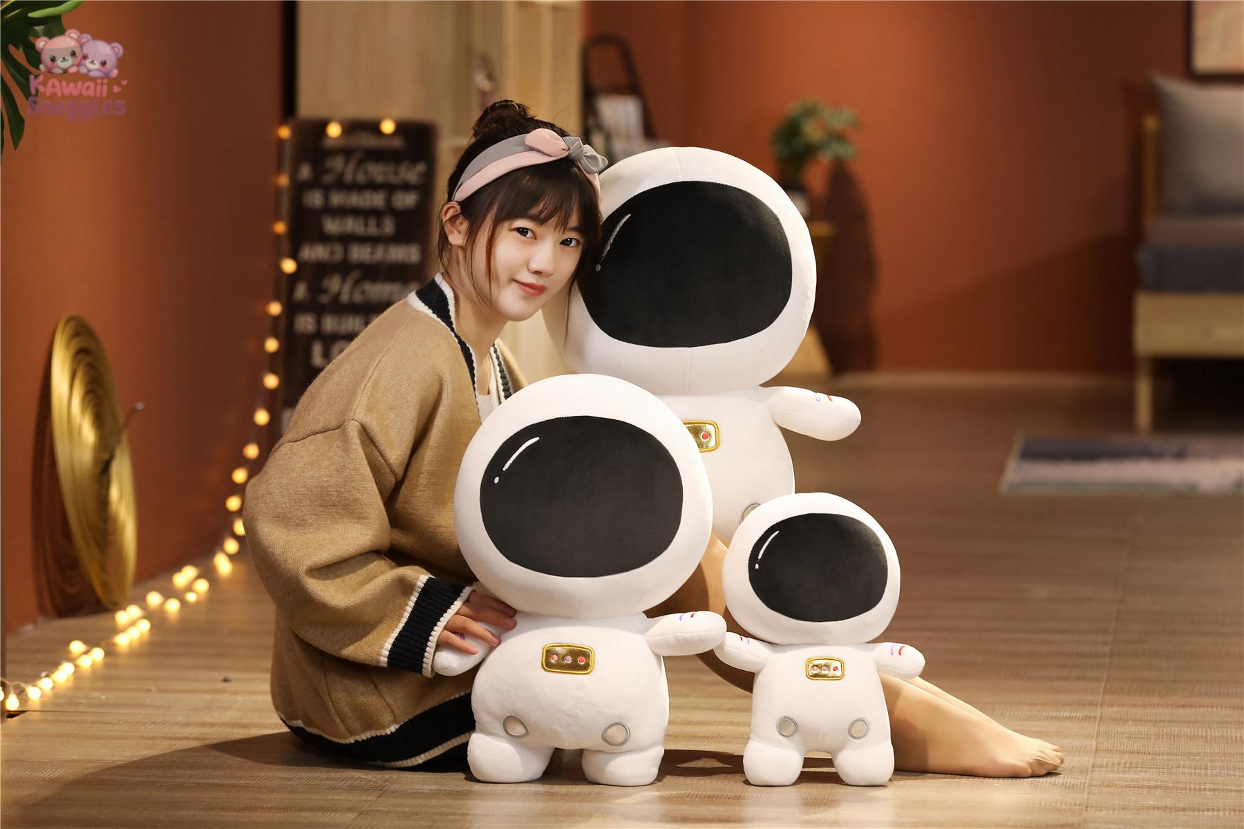 Astronaut & Spacecraft Plush Toys – Explore the Universe in Comfort