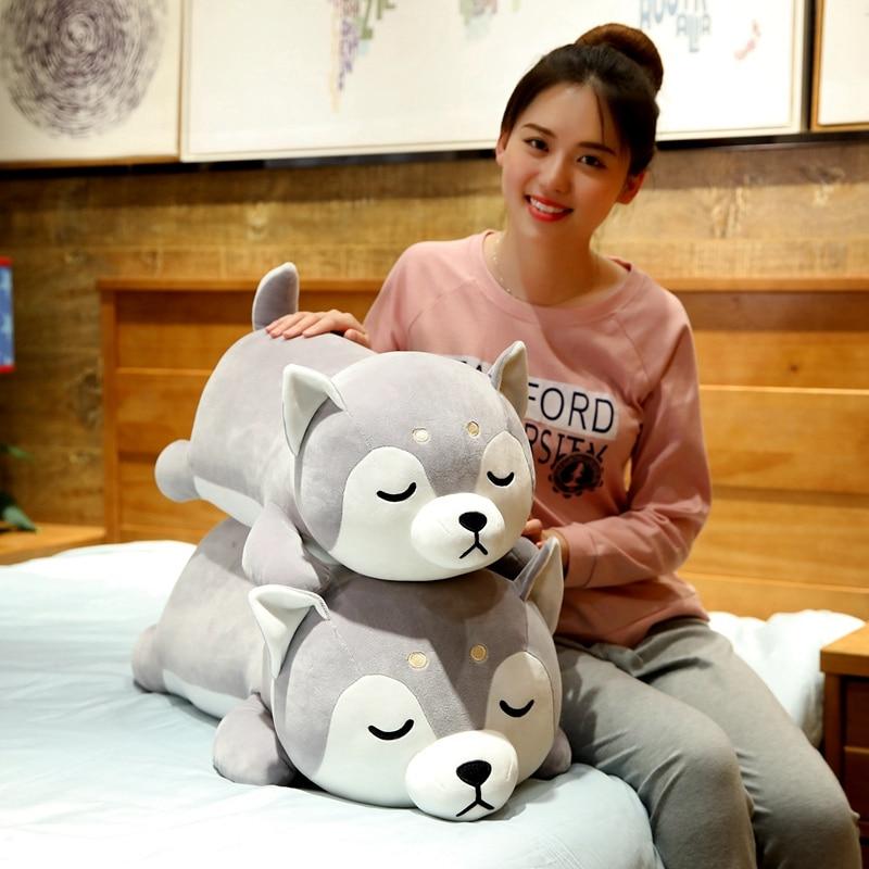 Adorable gray Siberian Husky plush toy, made with soft PP cotton, perfect for cuddling. Allergy-free and promotes relaxation.