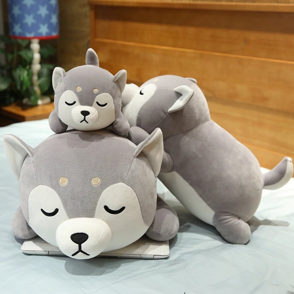 Adorable gray Siberian Husky plush toy, soft PP cotton filling, perfect for cuddling.  Multiple sizes available.