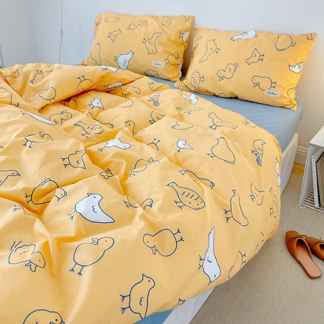 Cute yellow bird bedding set, 100% cotton, includes duvet cover, flat/fitted sheet & pillowcases.  Kawaii bird design, comfy & breathable.