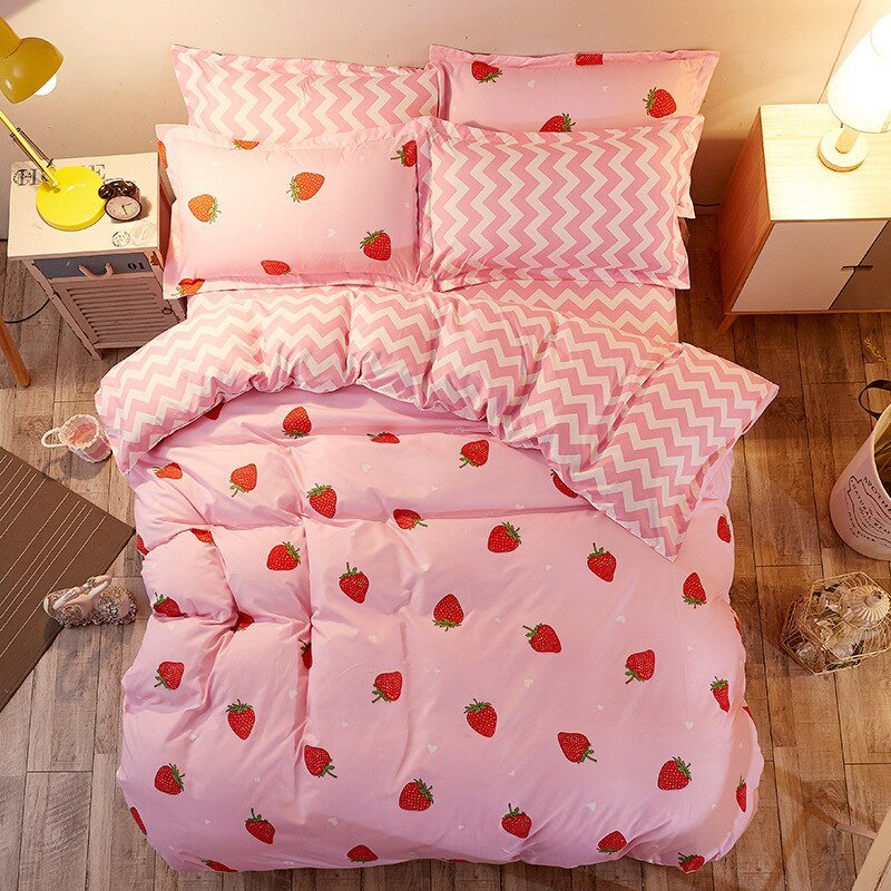 Sweet Strawberry Bedding: Fun ZigZag Fruit Print Duvet Set