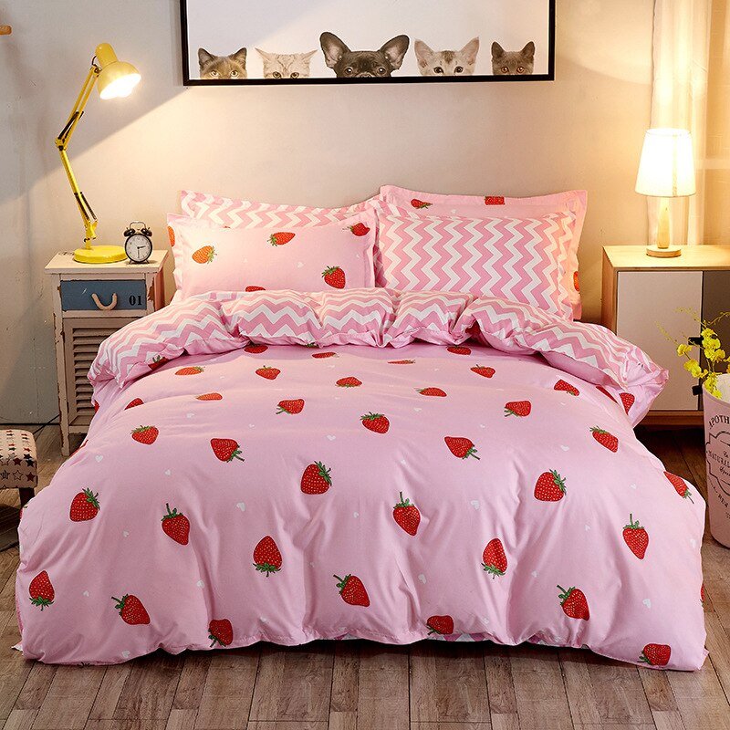 Sweet Strawberry Bedding: Fun ZigZag Fruit Print Duvet Set
