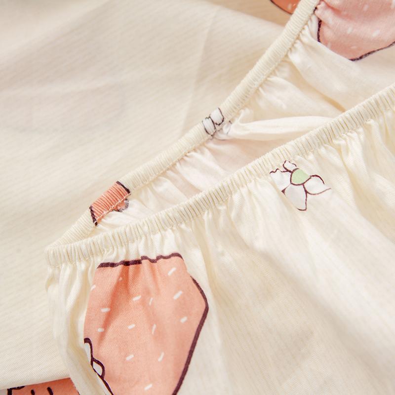 Strawberry Cream Fitted Sheet | Soft Bedding
