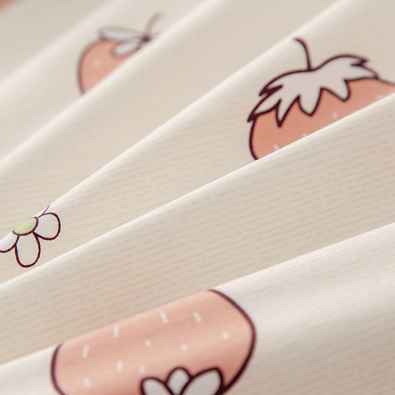Strawberry Cream Fitted Sheet | Soft Bedding