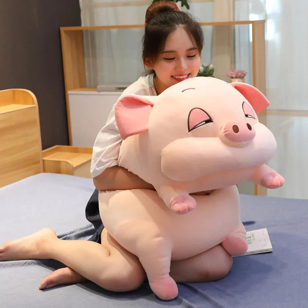 Super-soft pink pig plush toy, filled with PP cotton, perfect for cuddling and sleep. Allergy-free and has a zipper for cleaning.
